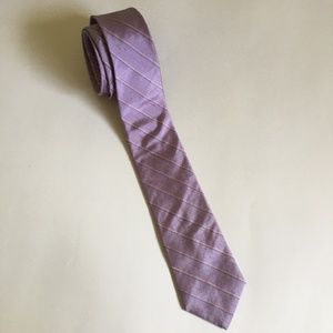 Vintage Dino Orsini lavender silk tie.